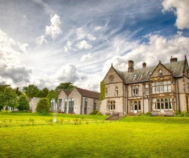 YHA Castleton Losehill Hall