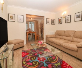 2 Carr Farm Close, Glossop