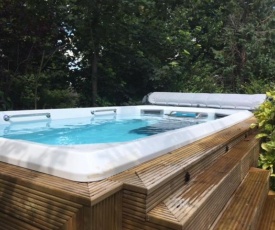 Harrogate boutique lodge with heated pool and hot tub