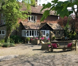 Coombe Lodge Farm House